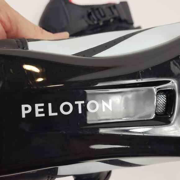 Peleton Clip In Cycling Spinning Shoes Size EU 41 US Women's 10 / Men's 8 - Picture 8 of 12